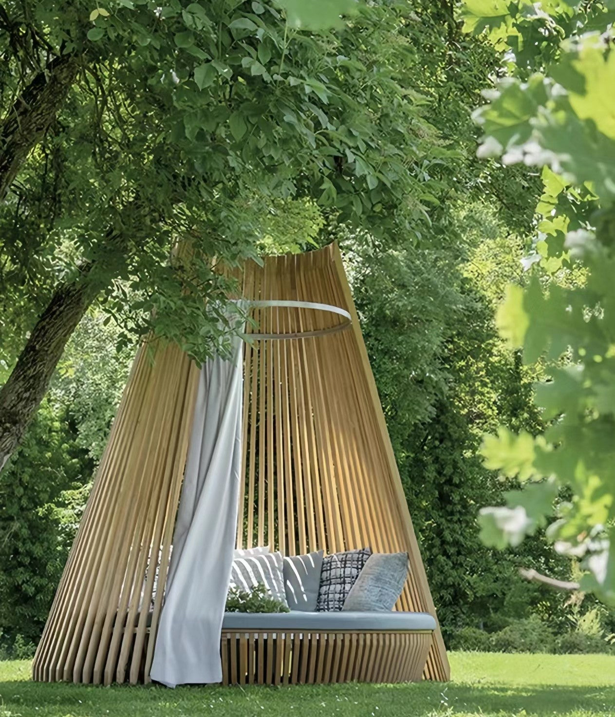 Outdoor Relaxation Wicker Chair